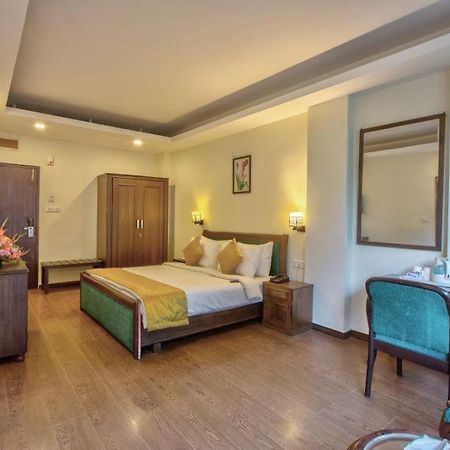 The Katoch Grand Resort Manāli Exteriör bild