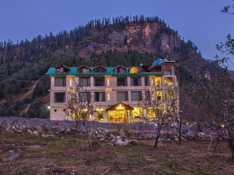 The Katoch Grand Resort Manāli Exteriör bild