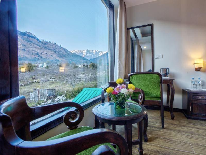 The Katoch Grand Resort Manāli Exteriör bild